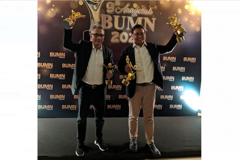 Dalam ajang 9th Anugerah BUMN 2020 yang digelar di Jakarta (09/07) Direktur Utama BRI Sunarso dinobatkan sebagai CEO Visioner Perusahaan Tbk Terbaik dan CEO Talent Development terbaik.