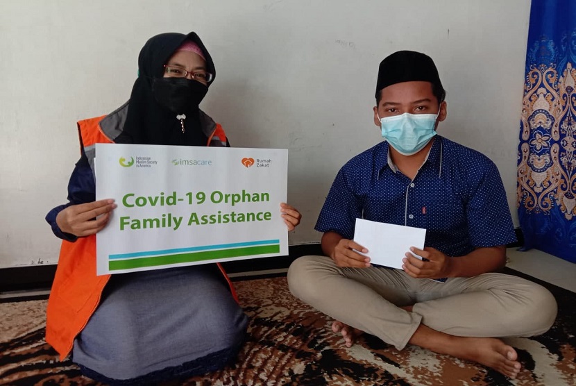Dalam bentuk empati terhadap apa yang dirasakan anak-anak yatim, IMSA (Indonesian Muslim Society in America) bersama Rumah Zakat menyaluran beasiswa pendidikan untuk para yatim terdampak covid-19, pada Selasa (24/8) kemarin.