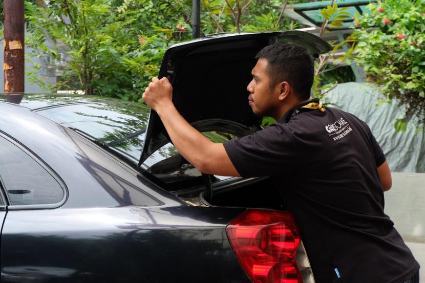 Dampak dari pandemi Covid-19 yang dibarengi dengan pembatasan aktivitas masyarakat guna memutus rantai penularan telah mendorong jatuhnya penjualan mobil bekas di Indonesia. 