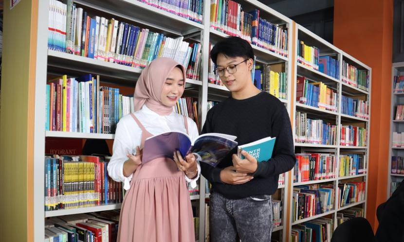 Dalam dunia yang semakin dipenuhi oleh kemajuan teknologi, Program Studi (prodi) Sistem Informasi di Universitas BSI (Bina Sarana Informatika) hadir sebagai salah satu pilihan terbaik bagi para calon mahasiswa yang ingin mengukir masa depan yang lebih cerah.