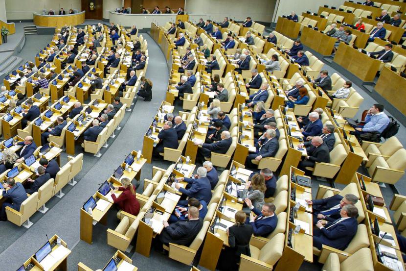 Dalam foto selebaran oleh Duma, anggota parlemen Rusia menghadiri sidang majelis rendah di Moskow, Rusia, Rabu, 23 November 2022. 