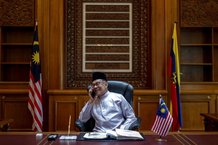 Perdana Menteri Malaysia Anwar Ibrahim akan berkunjung ke Indonesia untuk melakukan pertemuan bilateral dengan Presiden Joko Widodo (Jokowi) pada awal Januari 2023.