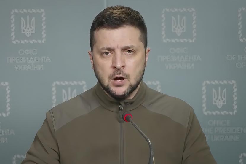 Dalam gambar dari video yang disediakan oleh Kantor Pers Kepresidenan Ukraina, Presiden Ukraina Volodymyr Zelenskyy berbicara dari Kyiv, Ukraina, Selasa, 22 Maret 2022.