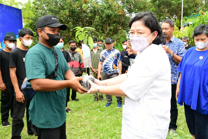 Dalam masa reses sidang  I Tahun Sidang 2021-2022, anggota Komisi IV DPR RI dari Fraksi PDIP Dapil Sumatra Selatan 1, Riezky Aprilia melakukan kunjungan kerja ke Kabupaten Banyuasin.