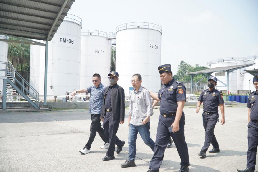 Dalam memberikan dukungan kepada industri dalam negeri, Bea Cukai lakukan kunjungan kerja ke pelaku industri dalam negeri di wilayah Bogor dan Kediri.