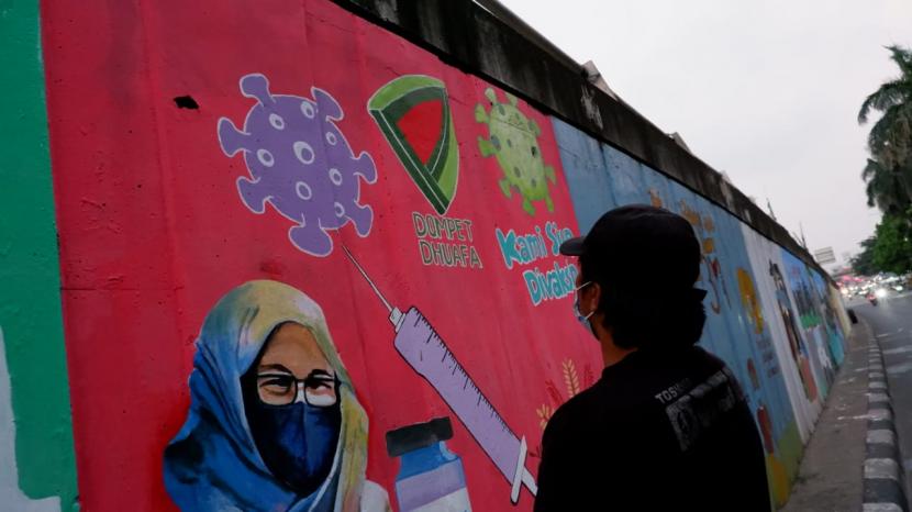 Dalam menyambut Hari Kesiapsiagaan Bencana (HKB) 2021, Disaster Management Center (DMC) Dompet Dhuafa menyajikan seni mural di dinding-dinding kota Jakarta. Bersama dengan komunitas Kampung Kreatif Bantaran Kali Ciliwung (Bacili), mereka memulai lukis dinding kota dimulai semenjak Senin (12/4) lalu. 