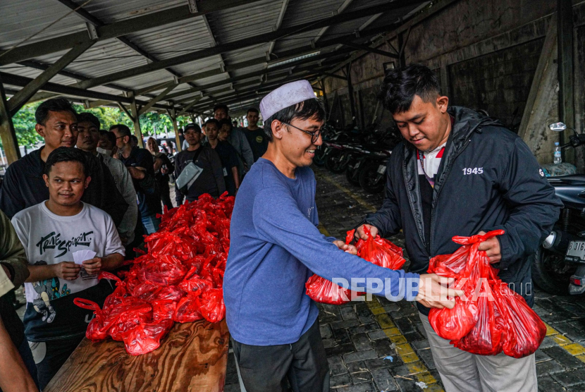 Dalam momentum Hari Raya Iduladha 1446 H, Pertamina Patra Niaga membagikan hewan Qurban dari Sabang hingga Merauke dengan total hewan qurban sebanyak 833 ekor