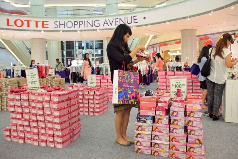 Dalam rangka hari jadinya kedua, Lotte Shopping Avenue menyajikan sejumlah promo belanja termasuk hiburan bagi pengunjungnya.