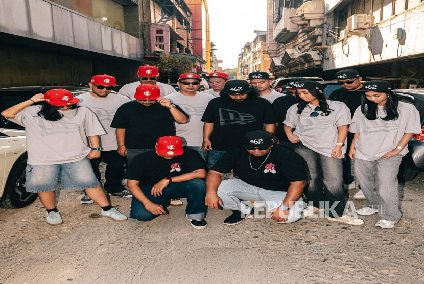 Dalam rangka HUT Kemerdekaan ke-80 Republik Indonesia, jenama topi New Era merilis koleksi topi limited edition Bones. Merek berkolaborasi dengan Indonesia Caps Club (ICC), komunitas pecinta topi terbesar di Indonesia.
