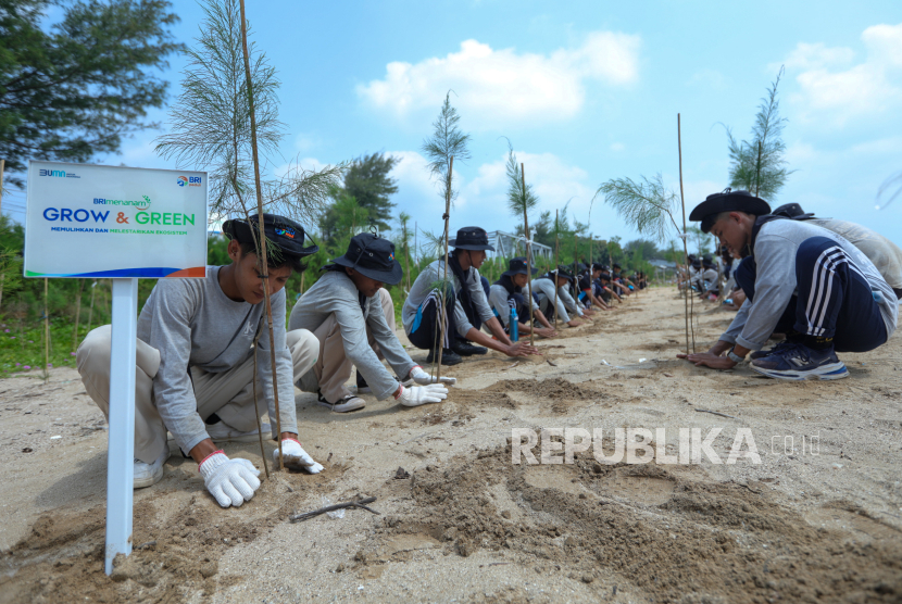 Dalam rangka memperingati Hari Lingkungan Hidup Sedunia tanggal 5 Juni, BRI menegaskan komitmennya dalam mendukung ekosistem lingkungan hidup dan pemberdayaan masyarakat melalui program BRI Menanam – Grow & Green.