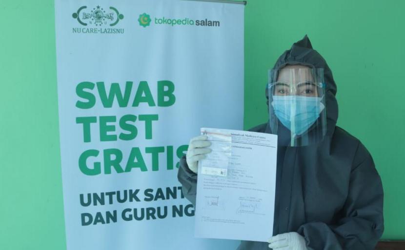 Dalam rangka memperingati Hari Santri 22 Oktober 2020, NU CARE-LAZISNU bersama Tokopedia Salam kembali melaksanakan Swab Test gratis untuk Santri dan Guru Ngaji yang digelar di Pondok Pesantren Yasina, Cigombong, Kab. Bogor.