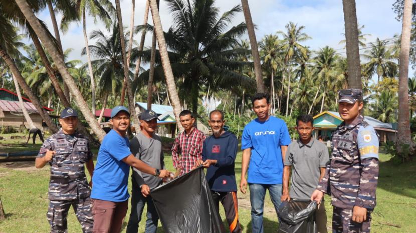 Dalam rangka memperingati Hari Sumpah Pemuda ke-94, Aruna sebagai perusahaan supply chain aggregator perikanan asal Indonesia menggelar pesta rakyat di Aruna Hub Aceh dan Berau, Kalimantan Timur. 