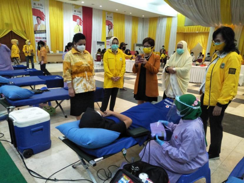 Dalam Rangka memperingati kemerdekaan Republik Indonesia yang Ke 75, Pengurus Pusat Kesatuan Perempuan Partai Golkar (PP KPPG) menyelenggarakan acara donor darah yang bertema Darahku Untuk Merah Putihku. 