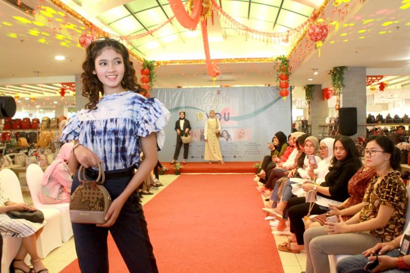 Dalam rangka mendukung program pemerintah Bangga Buatan Indonesia, produsen fesyen lokal asal Bandung, Elizabeth meluncurkan kampanye bersama ElizabethuntukIndonesia.