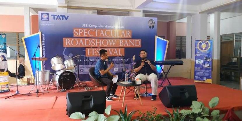 Dalam rangka meningkatkan bakat siswa dalam bermusik, Universitas Bina Sarana Informatika (UBSI) Kampus Kota Surakarta bekerjasama dengan TA TV untuk menyelenggarakan Spectacular Roadshow Band Festival.