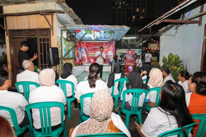 Dalam rangka menyalurkan bakat generasi milenial dan Gen Z,  kelompok relawan yang tergabung dalam Muslimah Ganjar mengadakan lomba menyanyi. Kegiatan itu diselenggarakan di Jalan SD, RT 007/RW 01 Kebayoran Lama Utara, Jakarta Selatan, Jumat (1/9/2023) malam.