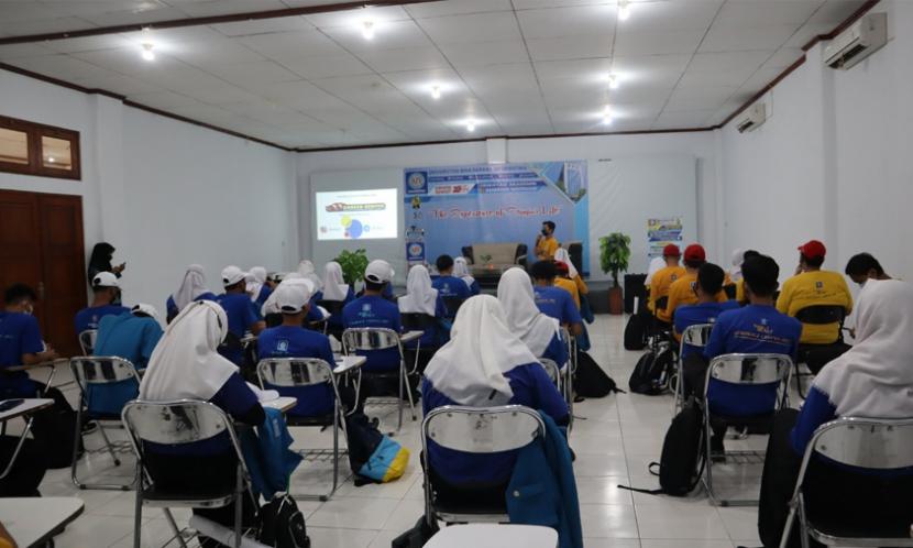 Dalam rangka menyambut mahasiswa baru (maba), Universitas BSI kampus Solo mengadakan Seminar Motivasi (Semot).
