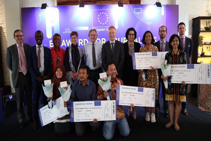 Dalam rangka merayakan Hari Pers Nasional yang jatuh pada 9 Desember, Duta Besar (Dubes) Uni Eropa untuk Indonesia Vincent Guérend memberikan apresiasi kepada lima wartawan Indonesia yang memenangi kompetisi 'Penghargaan Uni Eropa untuk Wartawan' atau #eu4wartawan.