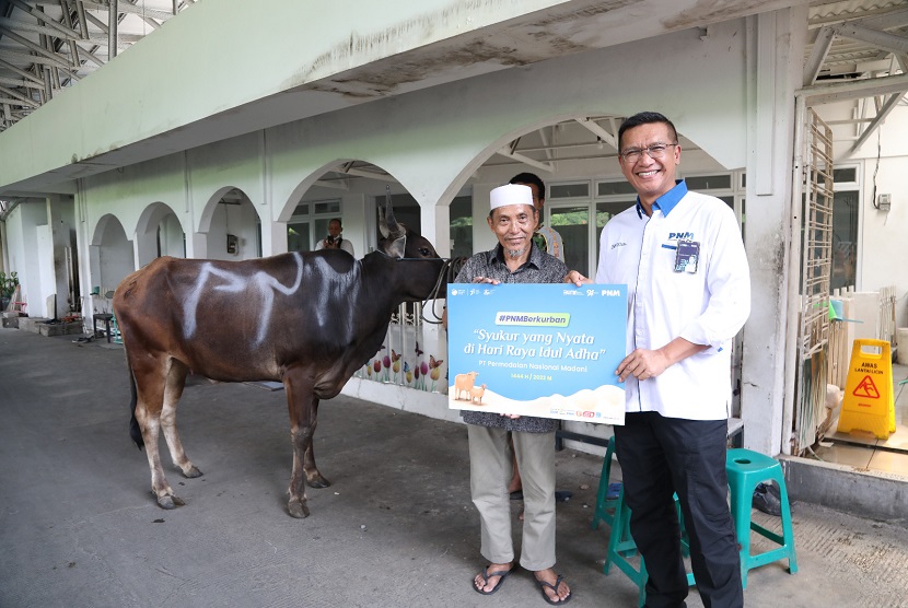  Dalam rangka merayakan hari raya Idul Adha 1444H, PNM menyalurkan hewan kurban di berbagai titik di seluruh Indonesia. Gerakan #PNMBerkurban menjadi salah satu bentuk syukur Perusahaan yang telah 24 tahun dipercaya sebagai lembaga jasa keuangan non-bank untuk memberdayakan pelaku usaha ultra mikro.