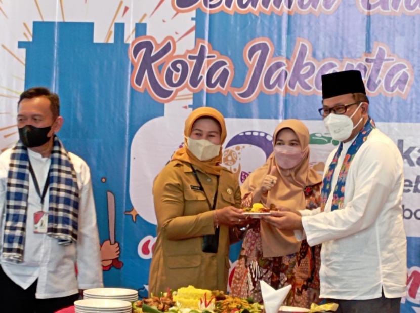 Dalam rangka merayakan HUT DKI Jakarta ke-495, Aston Kartika Grogol Hotel & Conference Center menggelar kegiatan bazaar, pameran, dan aneka talkshow yang mengangkat ikon Kota Jakarta, yakni kebudayaan Betawi. 