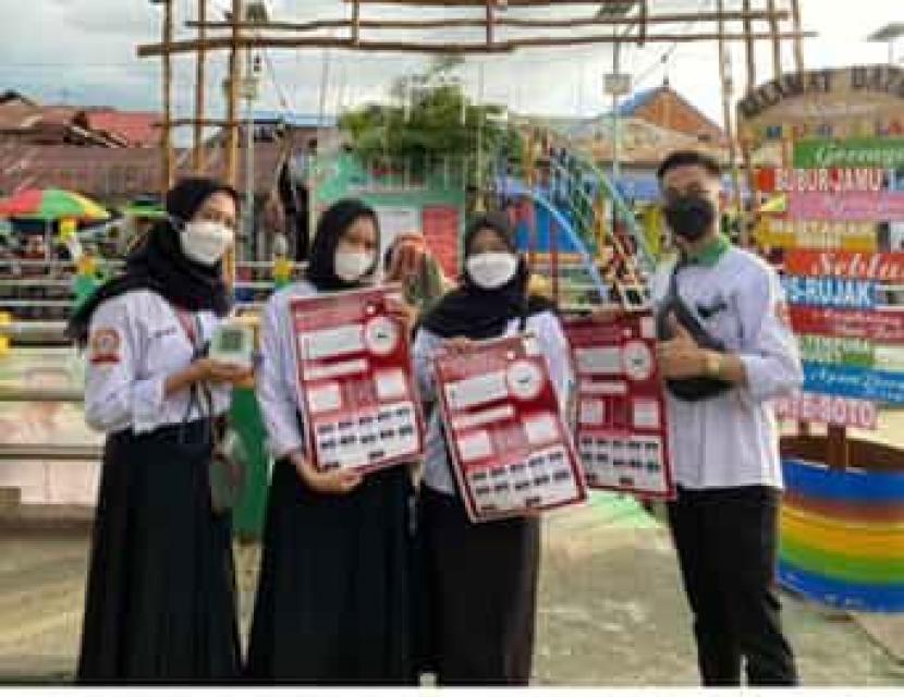  Dalam rangka pencegahan penyakit hipertensi atau tekanan darah tinggi, mahasiswa Fakultas Kedokteran Universitas Lambung Mangkurat (ULM) melakukan sosialisasi dengan terjun langsung ke masyarakat. 