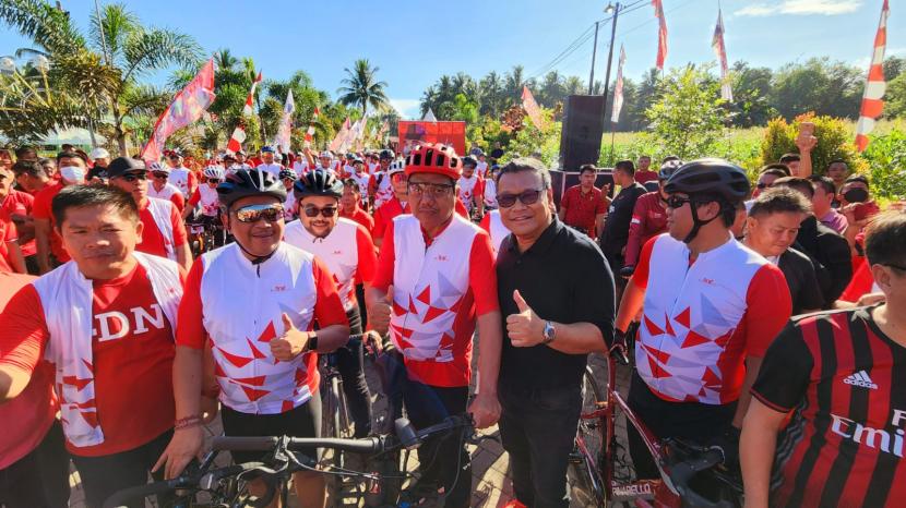 Dalam rangka perayaan Bulan Bung Karno (BBK) 2022, PDI Perjuangan (PDIP) menggelar Banteng Ride and Night Run di Provinsi Sulawesi Utara, yang dibarengkan dengan Pekan Rakyat Minahasa Utara.