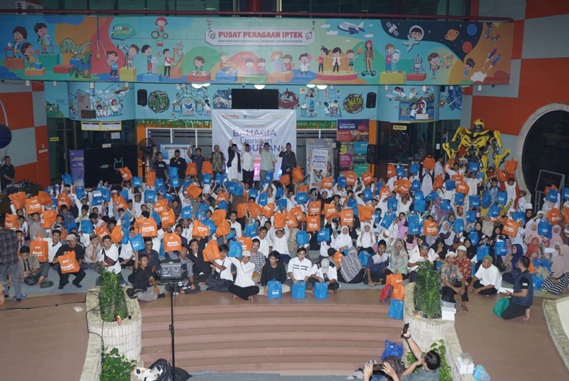 Dalam rangkaian acara yang menghangatkan hati dan penuh inspirasi, Baitul Maal Hidayatullah (BMH) bekerja sama dengan Paragon, JNE, dan Indonesia Science Center (ISC) di Taman Mini Indonesia, mengadakan sebuah acara nasional yang berfokus pada pengembangan literasi dan kecintaan terhadap Al-Qur