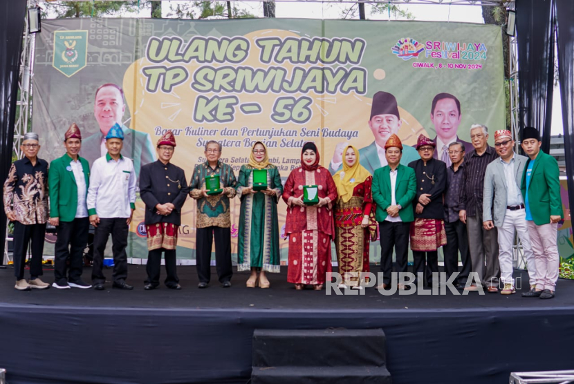 Dalam upaya mempererat silaturahmi serta mempromosikan kebudayaan dan pariwisata Sumatera Bagian Selatan (Sumbagsel), Sriwijaya Festival 2024 sukses digelar di Cihampelas Walk (Ciwalk), Bandung, pada 8-9 November 2024.