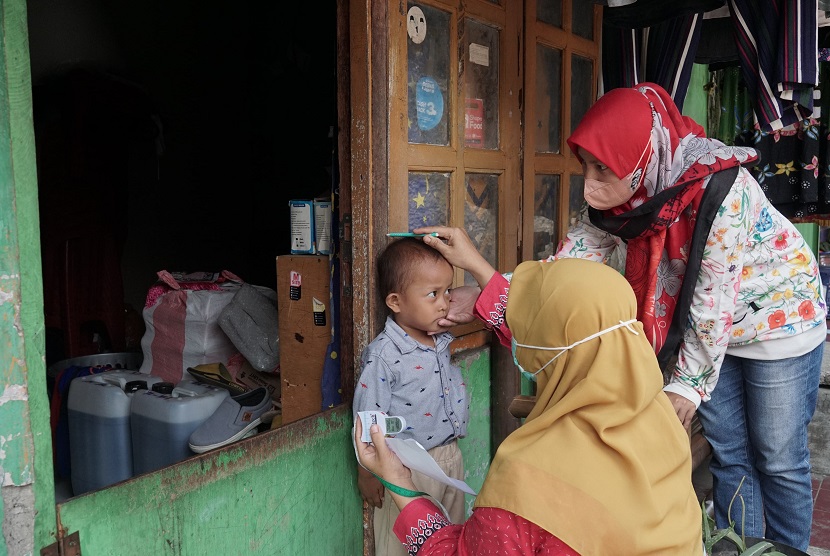 Dalam upaya pencegahan meningkatnya prevalensi stunting di Indonesia, Yayasan Bangun Kecerdasan Bangsa (YBKB) menggelar kegiatan Cegah Stunting bagi anak yatim dan dhuafa. Berdasarkan data tahun 2022 dari Kementerian Kesehatan, angka kasus stunting di Indonesia masih mencapai 21,6 persen.