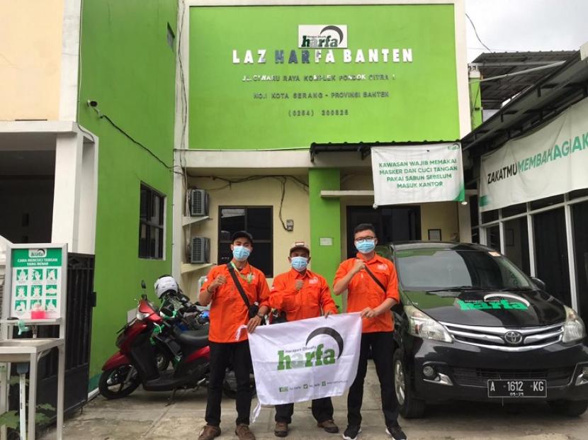 Dalam upaya tanggap darurat Gempa Majene, LAZ Harfa memberangkatkan tiga orang relawan untuk terjun langsung ke lokasi bencana gempa Majene, Sulawesi Barat pada Senin (18/1). 