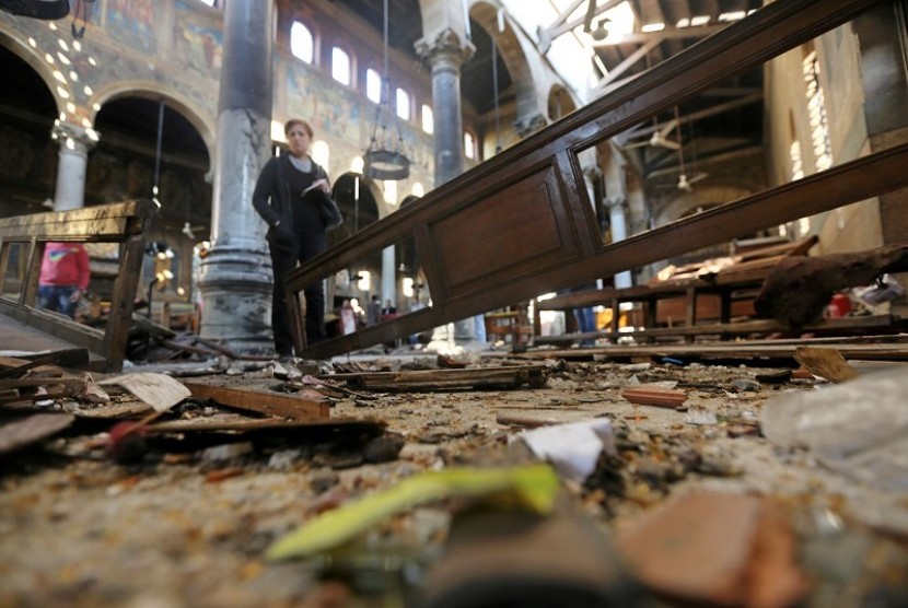 Dampak akibat bom di Gereja St Petrus, Mesir. 