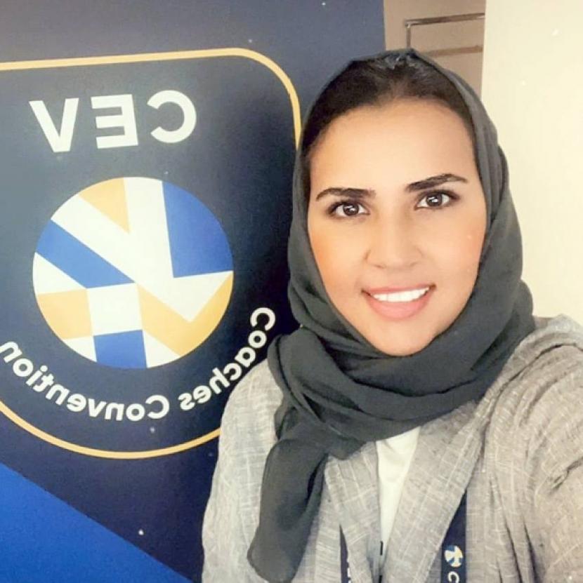 Dana Ali Mohsen, Pelatih Voli Wanita Pertama di Saudi. Dana Ali Mohsen membuat sejarah baru sebagai pelatih bola voli wanita pertama di Arab Saudi.