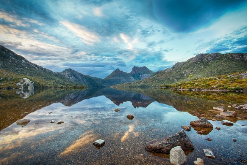 Danau Dove di Taman Nasional Cradle Mountain.