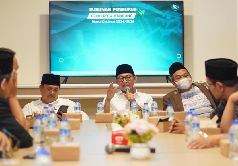 Dandan Riza Wardana melakukan kunjungan ke Pengurus Cabang Nahdlatul Ulama (PCNU) Kota Bandung, Jumat (4/10/24).