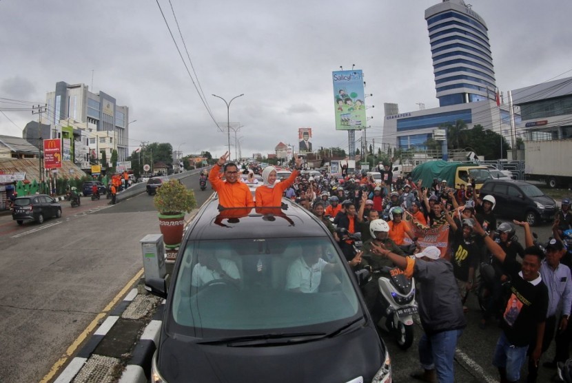 Danny Pomanto saat menuju lokasi pendaftaran calon Pilkada Makassar 2018