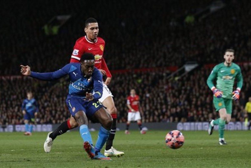 Danny Welbeck saat mencetak gol ke gawang Manchester United