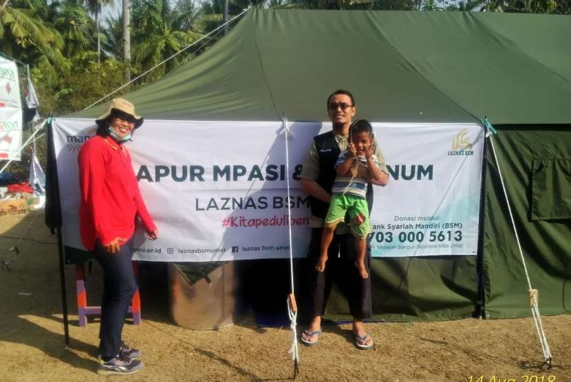Dapur umum LAZ BSM Umat untuk korban gempa Lombok.