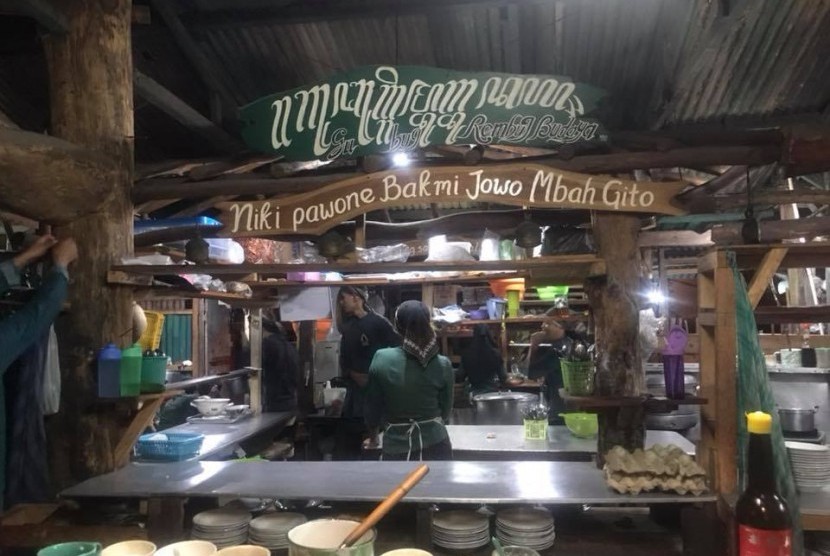 Dapur warung bakmi Mbah Gito, Yogyakarta,