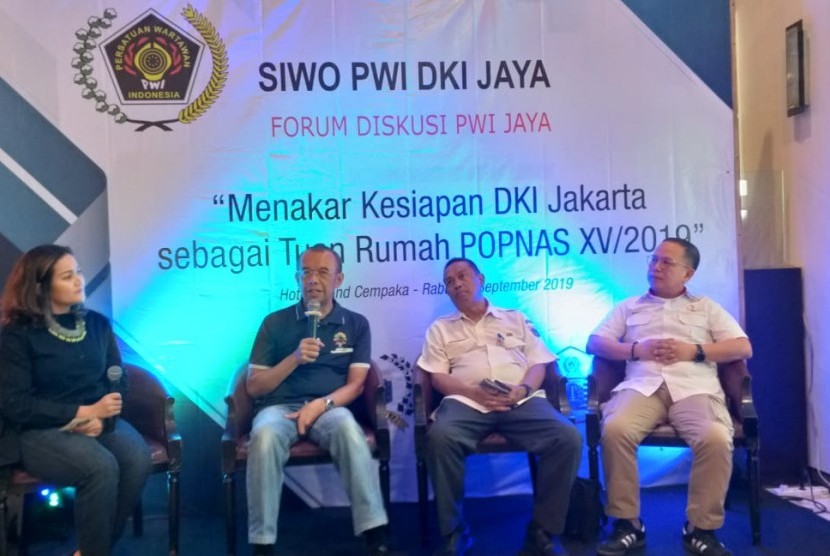 Dari kiri : Aprelia Wulansari (moderator), Sesmenpora Gatot Dewabroto, Sekretaris Dispora DKI Jakarta, Saepudin dan Sekretaris Umum KONI DKI Jakarta Djamran.