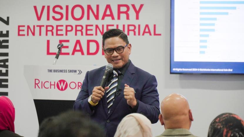 Datuk Wira Dr. Azizan Osman, Pendiri Richworks International Sdn. Bhd. 