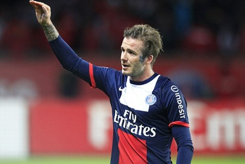 David Beckham menangis pada laga resmi terakhirnya.