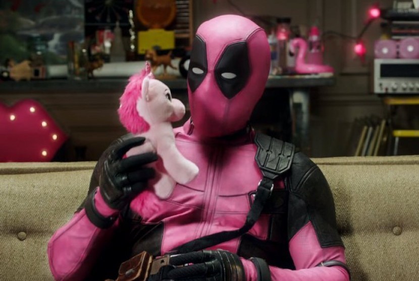 Deadpool pink dukung kanker.