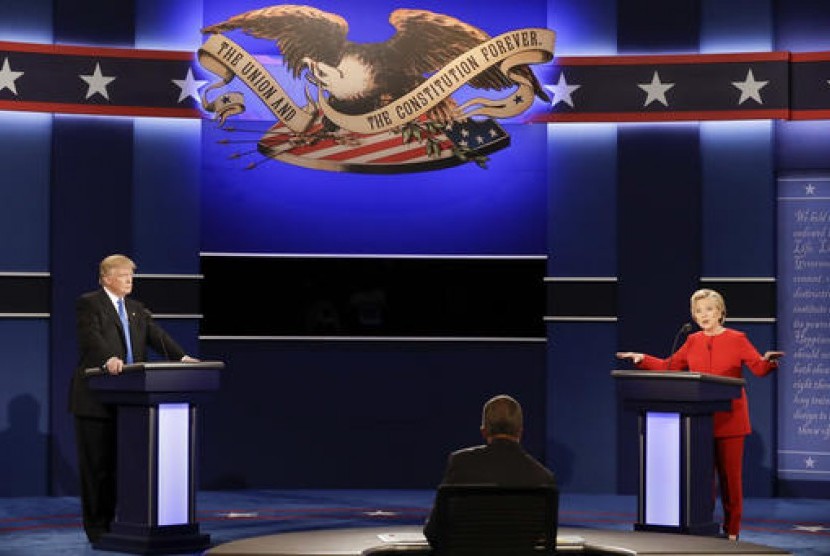 Kandidat Presiden AS dari Partai Republik, Donald Trump dalam debat politik pertamanya dengan Hillary Clinton di Hofstra University di Hempstead, New york, Senin, 26 September 2016.