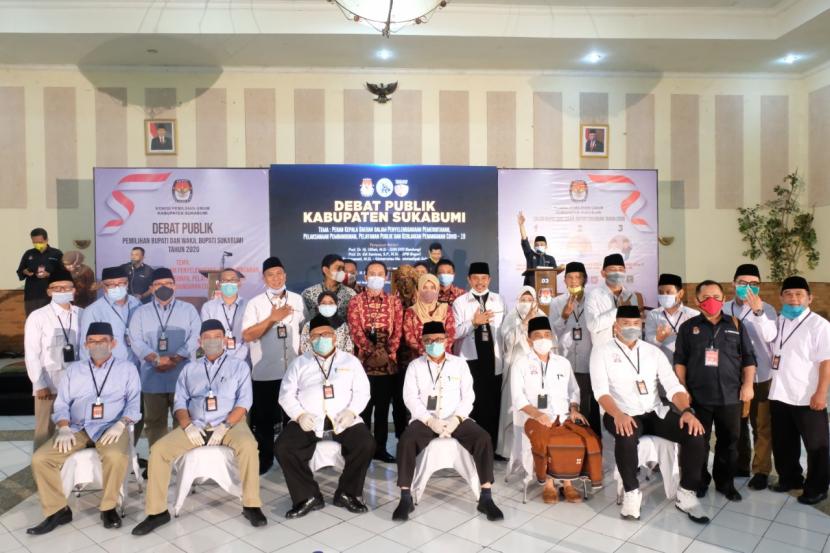 Debat publik calon bupati dan wakil bupati Sukabumi di Hotel Augusta Kabupaten Sukabumi, Selasa (24/11)