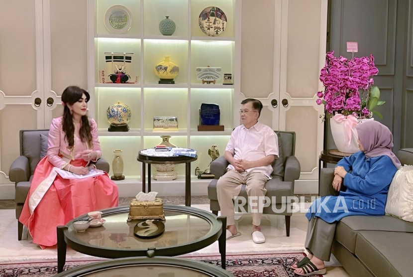 Jusuf Kalla Apresiasi Prof. Deby Vinski Mendorong Standardisasi Stem Cell