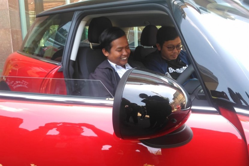 Dedi Heriyadi, pengemudi ojek daring yang mendapatkan Mini Cooper seharga Rp 12 ribu dalam Hari Belanja Online Nasional (Harbolnas) pada 12 Desember