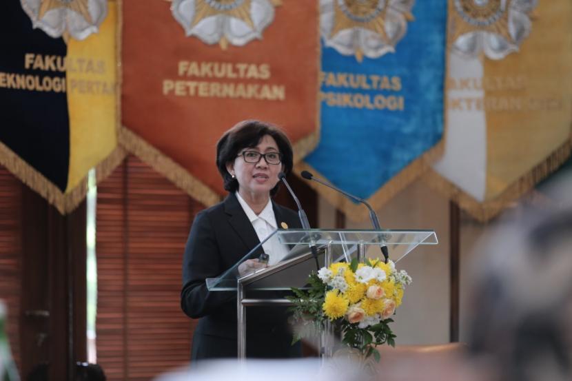 -Dekan Fakultas Kedokteran, Kesehatan Masyarakat dan Keperawatan (FKKMK) Universitas Gadjah Mada (UGM) Yogyakarta, Prof Ova Emilia, terpilih menjadi rektor UGM.