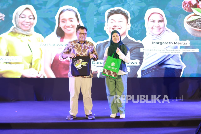 ACT! Project-Narasi Academy Ajak Mahasiswa Konsumsi Produk Berkelanjutan di Fakultas Pertanian UGM