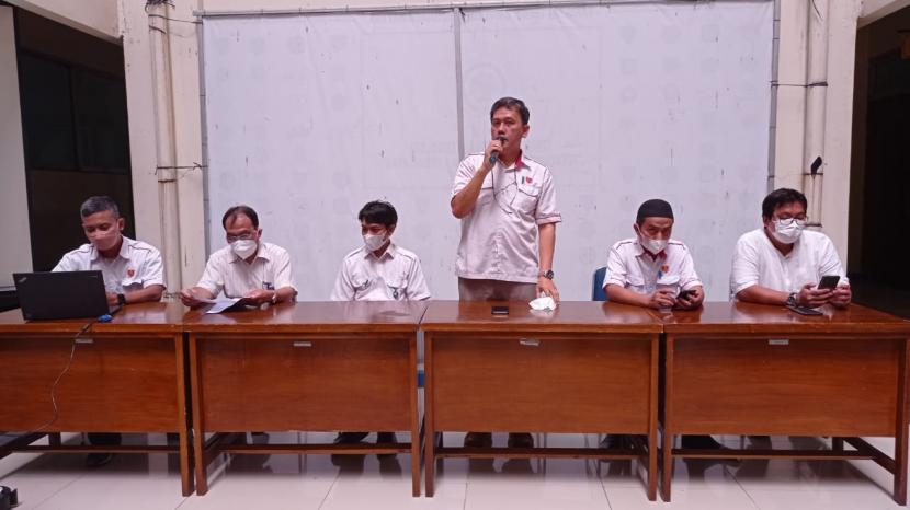 Dekan Fakultas Teknik Unkris Dr Harjono P Putra ST MKom dalam kegiatan sosialisasi pelaksanaan pembelajaran semester genap Tahun Ajaran 2021/2022 yang diikuti 100 dosen di lingkungan FT Unkris.