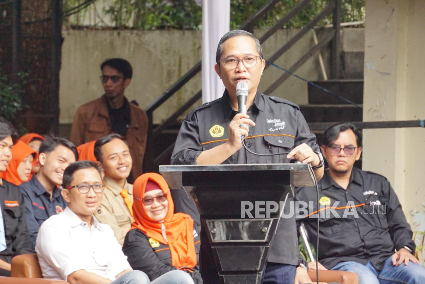 Dekan Fakultas Teknik UNPAS, Prof. Dr. Yusman Taufik, M.P